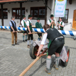 Maibaum-Burgkirchen-aufstellen-2023IMG_0445