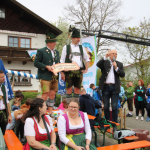Maibaum-Burgkirchen-aufstellen-2023IMG_0746
