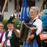 Maibaum-Burgkirchen-aufstellen-2023IMG_0765