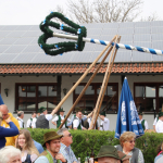 Maibaum-Burgkirchen-aufstellen-2023IMG_0813