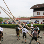 Maibaum-Burgkirchen-aufstellen-2023IMG_0863