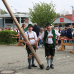 Maibaum-Burgkirchen-aufstellen-2023IMG_0898