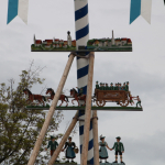 Maibaum-Burgkirchen-aufstellen-2023IMG_0935
