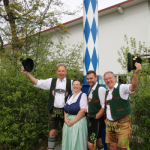 Maibaum-Burgkirchen-aufstellen-2023IMG_1039
