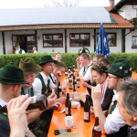 Maibaum-Burgkirchen-aufstellen-2023IMG_1083